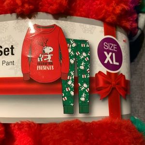 Ladies Size XL Cozy Sleep Set (Peanuts brand)